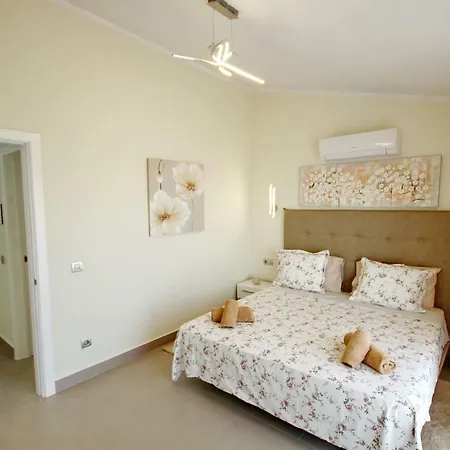 Apartamento Bungalow With Mangificent Sea Views